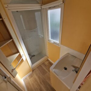 Baño con cabina de ducha