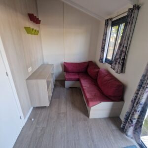 Salón con sofá rinconero