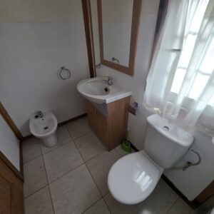 Baño con bidet 1