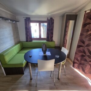 Salón con sofá cama