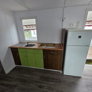 Cocina con frigorifico doble